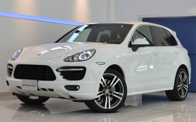 2013年モデル　新車並行輸入車　ポルシェ　カイエン　ターボ　スポーツデザインPKG！