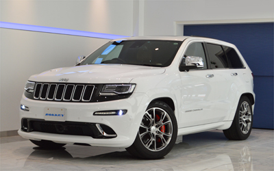 2014年モデル　正規ディーラー車　ジープ　グランドチェロキー　SRT8 6.4L HEMI ローダウン 8速A/Tモデル！　