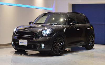 2015年モデル 正規ディーラー車 BMW MINI クロスオーバー クーパー SD MON19インチアルミ・ローダウン！