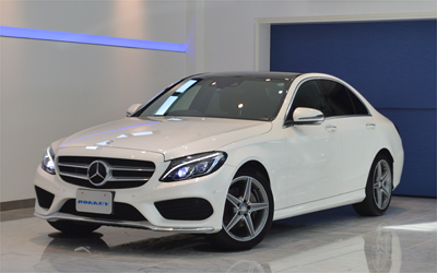 2016年モデル　正規ディーラー車　メルセデスベンツ　C200 アバンギャルド　AMGライン　走行8050km!