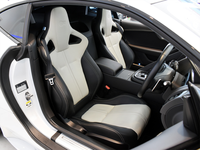 2017年モデル 正規ディーラー車 ジャガー FタイプR AWD クーペ OP多数