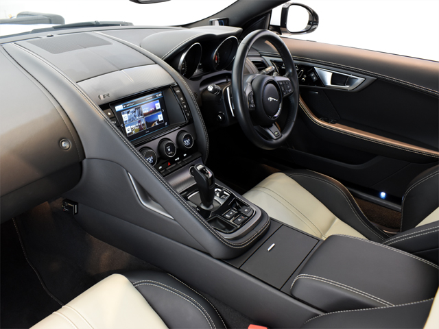 2017年モデル 正規ディーラー車 ジャガー FタイプR AWD クーペ OP多数