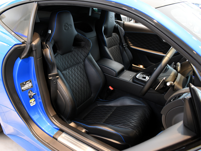 2017年モデル 正規ディーラー車 ジャガー Fタイプ SVR クーペ　エクステリアカーボンパック