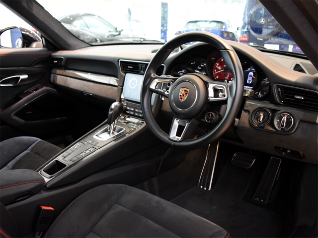 2018年モデル 正規ディーラー車 ポルシェ 911 カレラ GTS PDK GTSインテリア OP多数 
