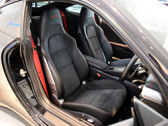 2018年モデル 正規ディーラー車 ポルシェ 911 カレラ GTS PDK GTSインテリア OP多数 