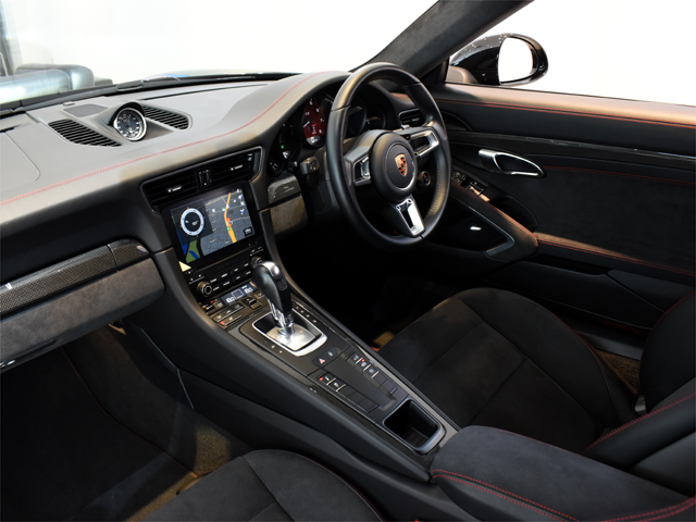 2018年モデル 正規ディーラー車 ポルシェ 911 カレラ GTS PDK GTSインテリア OP多数 