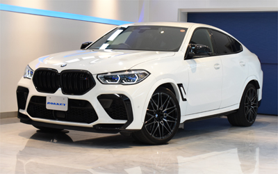 2021年モデル BMW X6M コンペティション パノラマルーフ B＆W アクラポビッチマフラー 